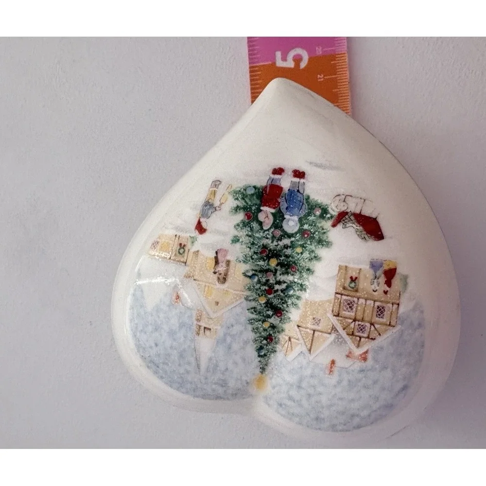 Mikasa MERRY CHRISTMAS Holiday Covered Heart Shaped Bowl‎ Trinket Box - FX032